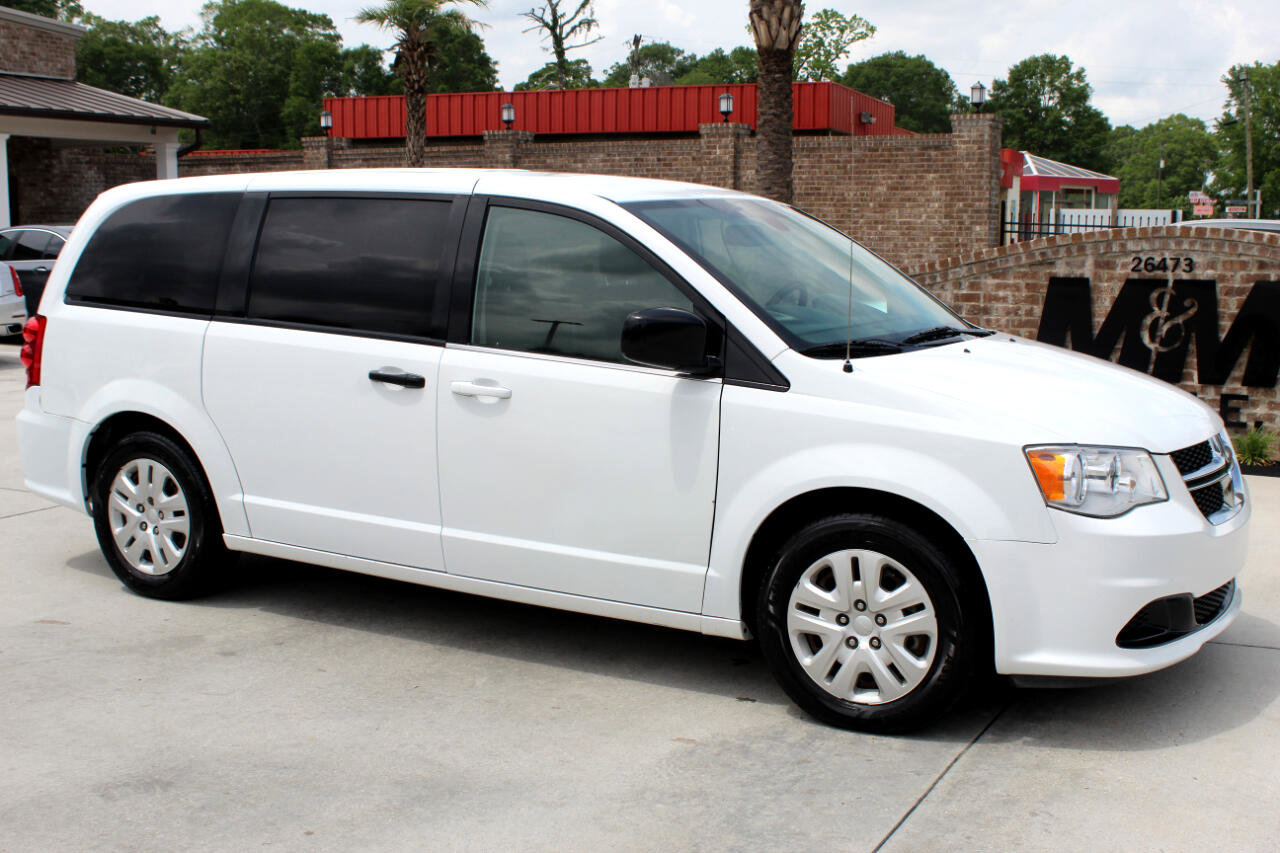 Used 2020 Dodge Grand Caravan SE image 3