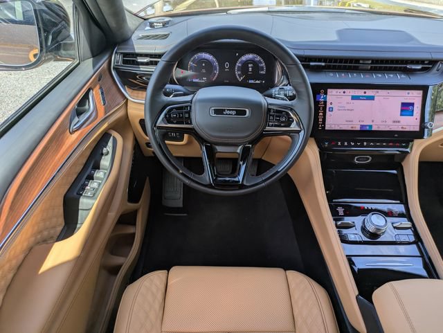 New 2026 Jeep Grand Cherokee Summit w/ Obsidian Package AWD/4WD image 16