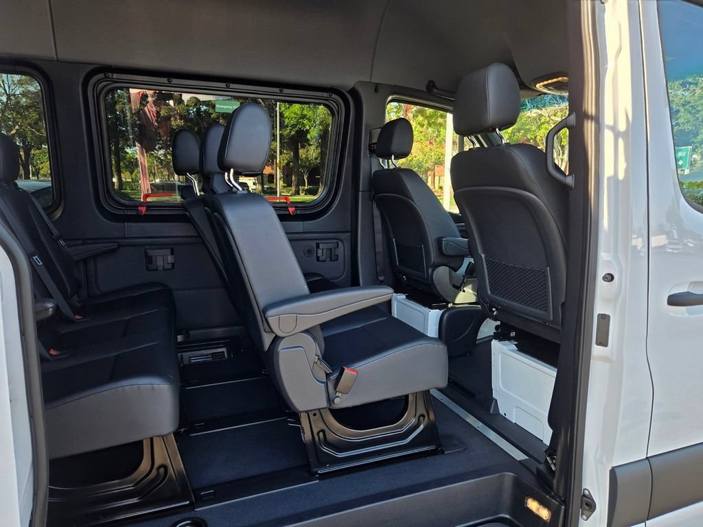 Used 2024 Mercedes-Benz Sprinter 2500 image 11