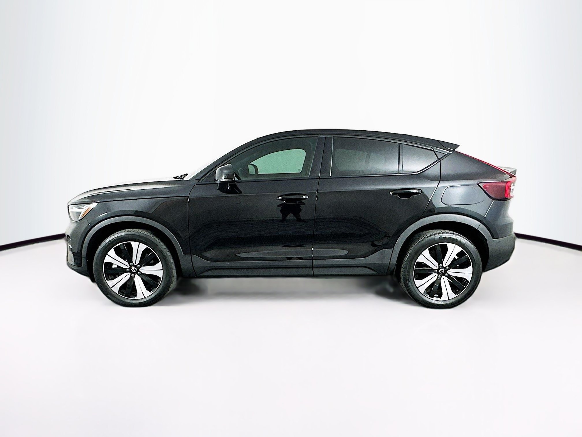 Used 2023 Volvo C40 P8 Recharge Plus AWD/4WD image 4