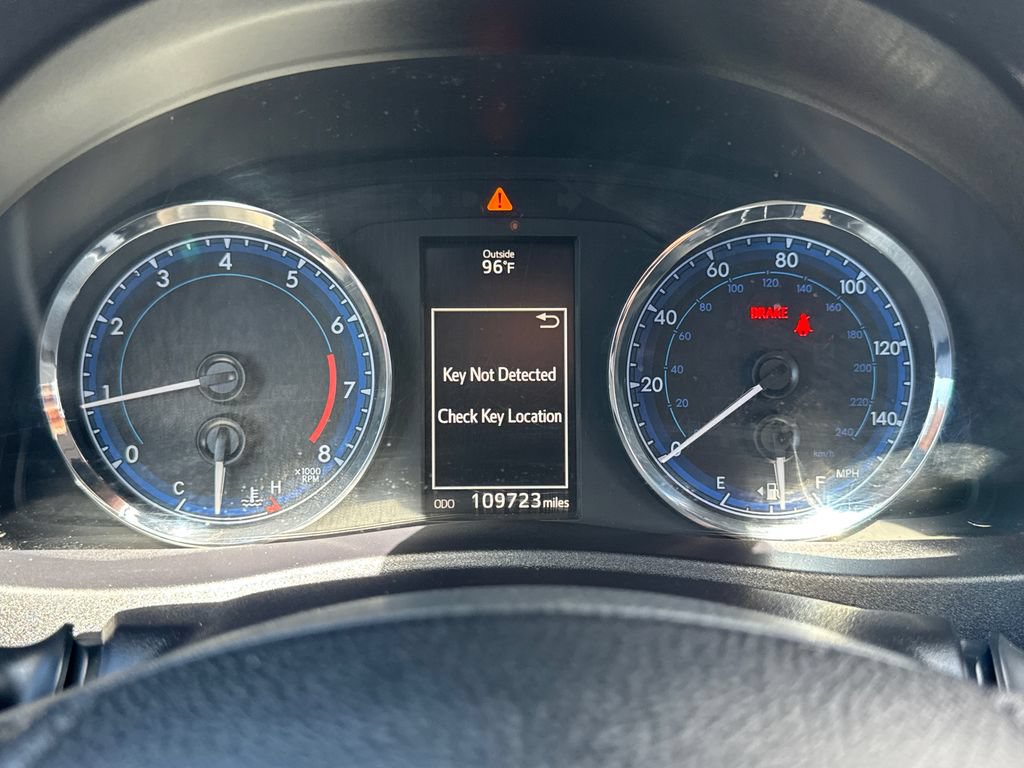 Used 2018 Toyota Corolla SE w/ Carpet Mat Package (TMS) FWD image 32