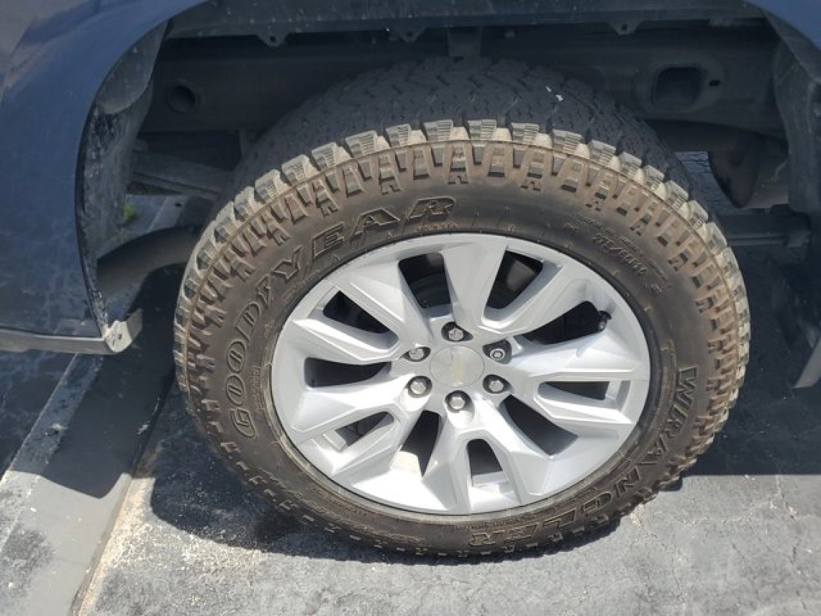 Used 2019 Chevrolet Silverado 1500 Custom w/ Custom Value Package RWD image 9