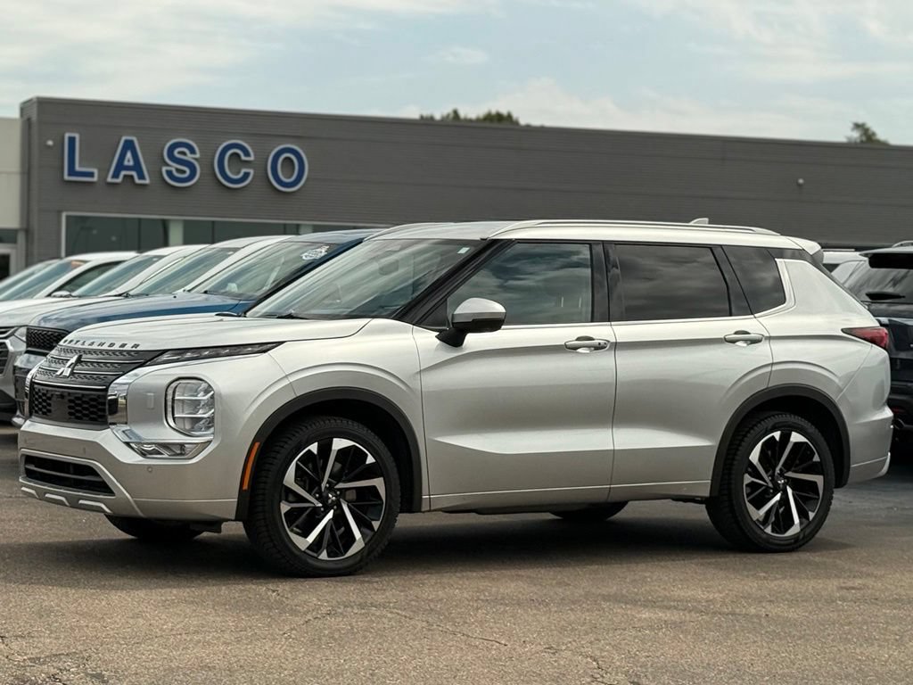 Used 2022 Mitsubishi Outlander SEL AWD/4WD image 1