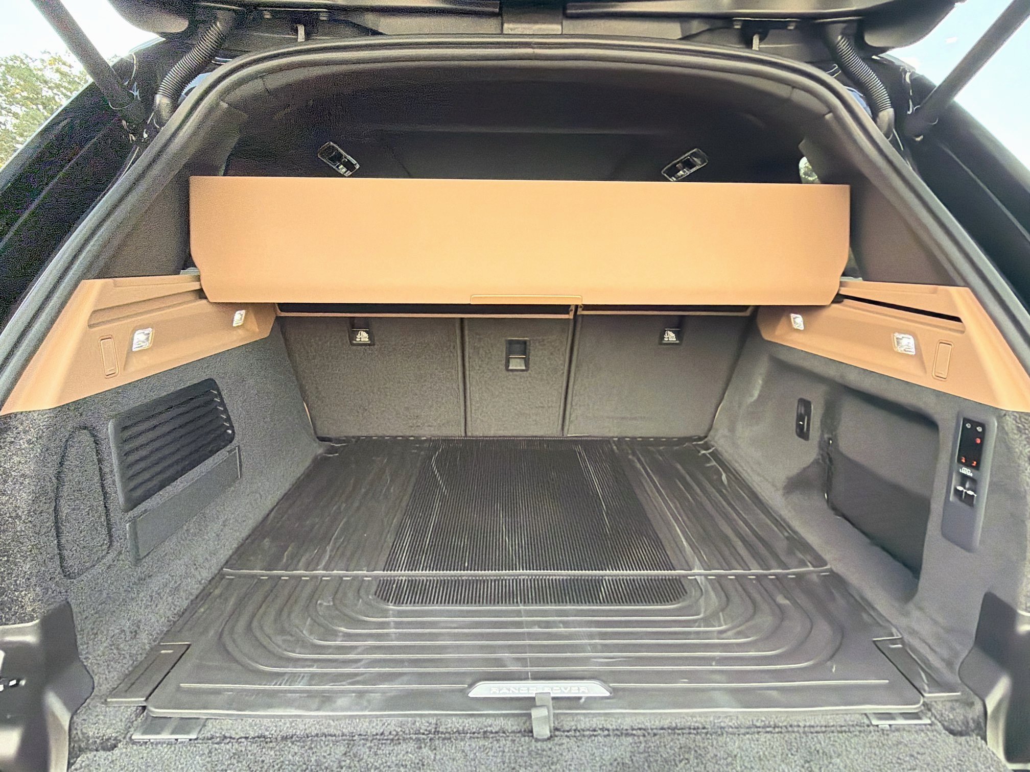 New 2027 Land Rover Range Rover SE AWD/4WD image 12