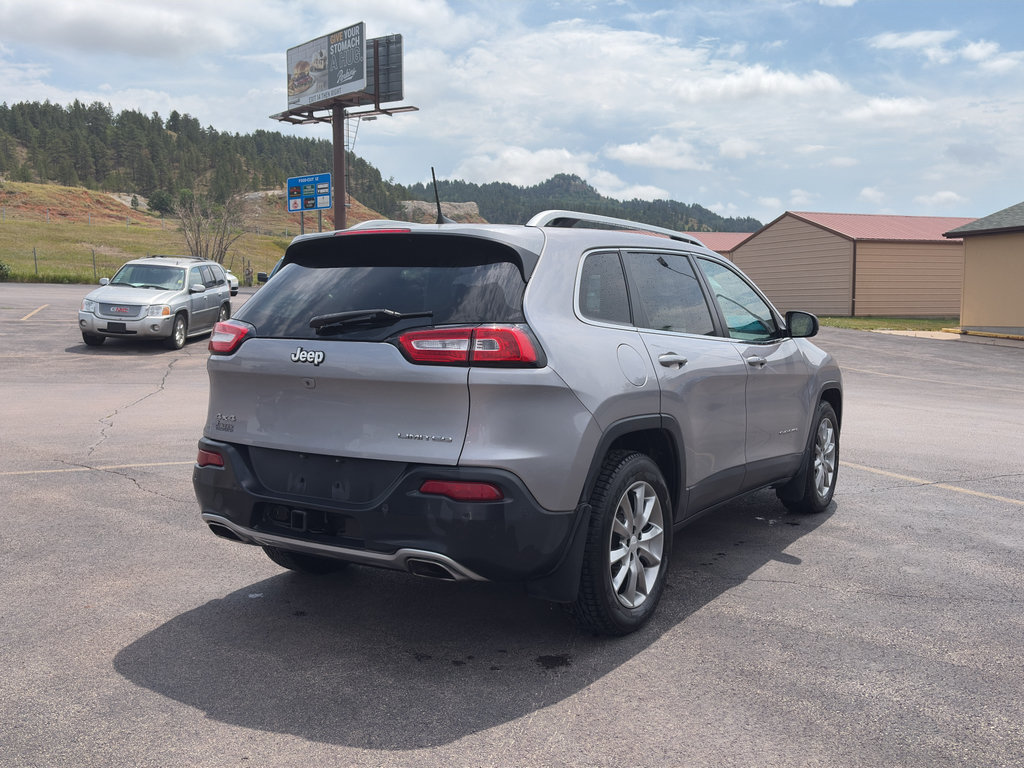 Used 2018 Jeep Cherokee Limited w/ Technology Group AWD/4WD image 3