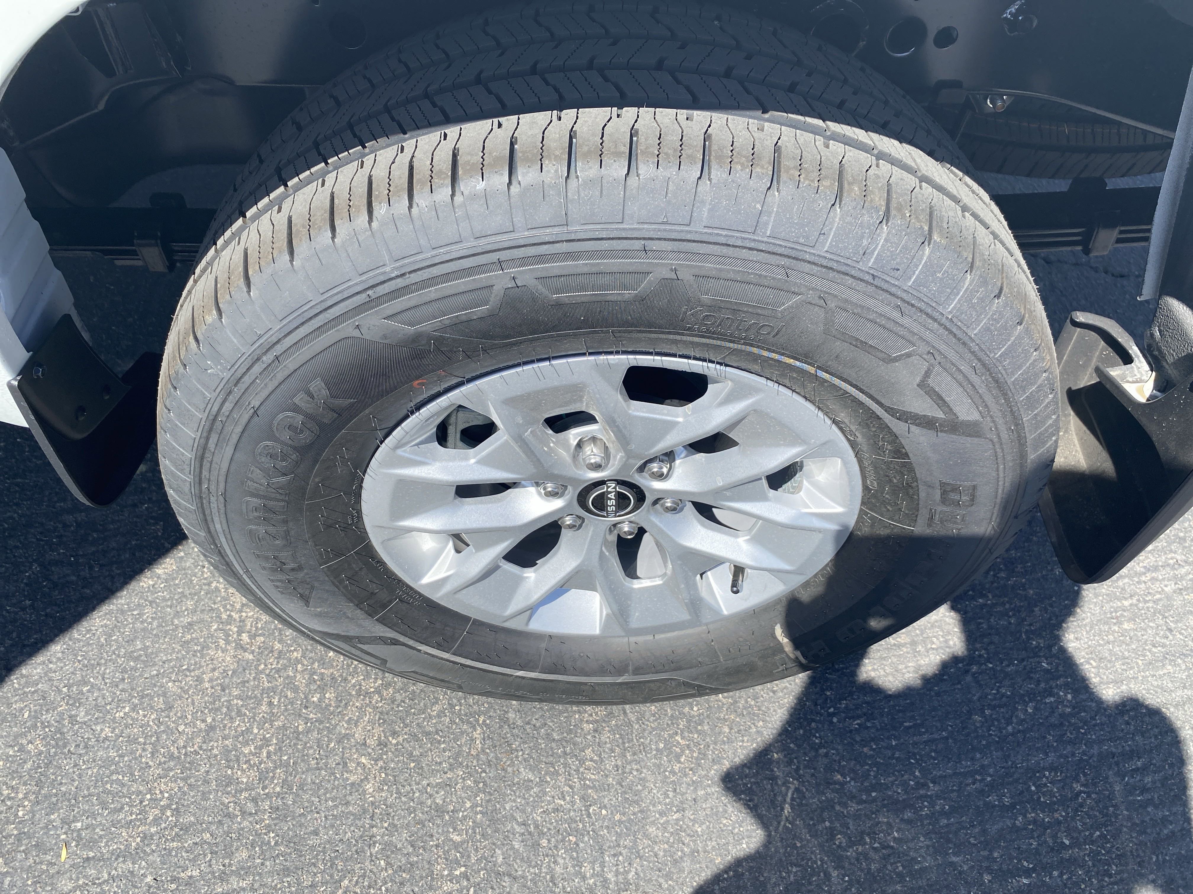 New 2025 Nissan Frontier S image 19