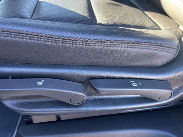 Used 2022 Chevrolet Suburban High Country image 38