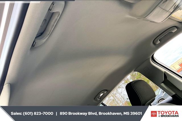 Used 2024 GMC Terrain SLE image 16