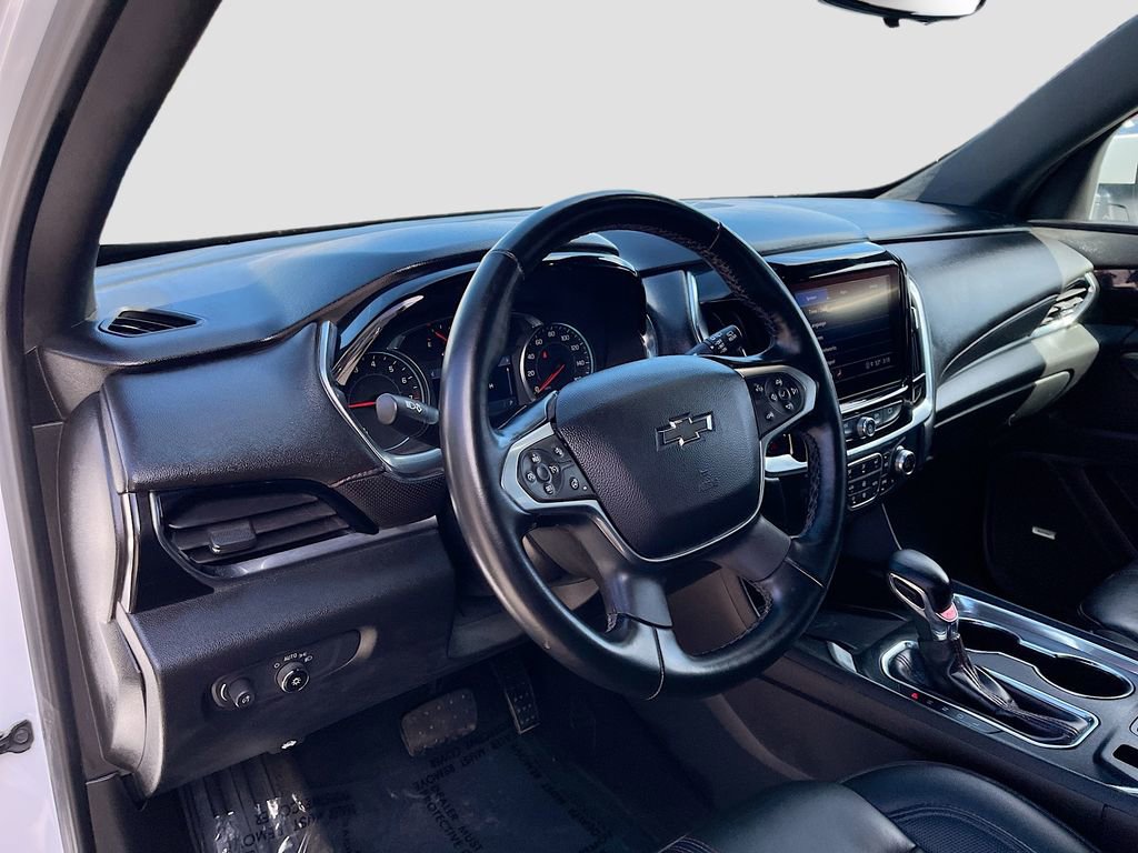 Used 2023 Chevrolet Traverse RS image 9