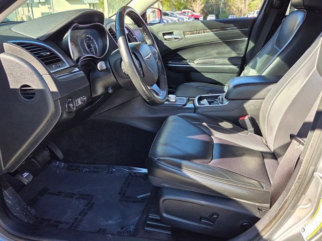 Used 2018 Chrysler 300 Limited image 9