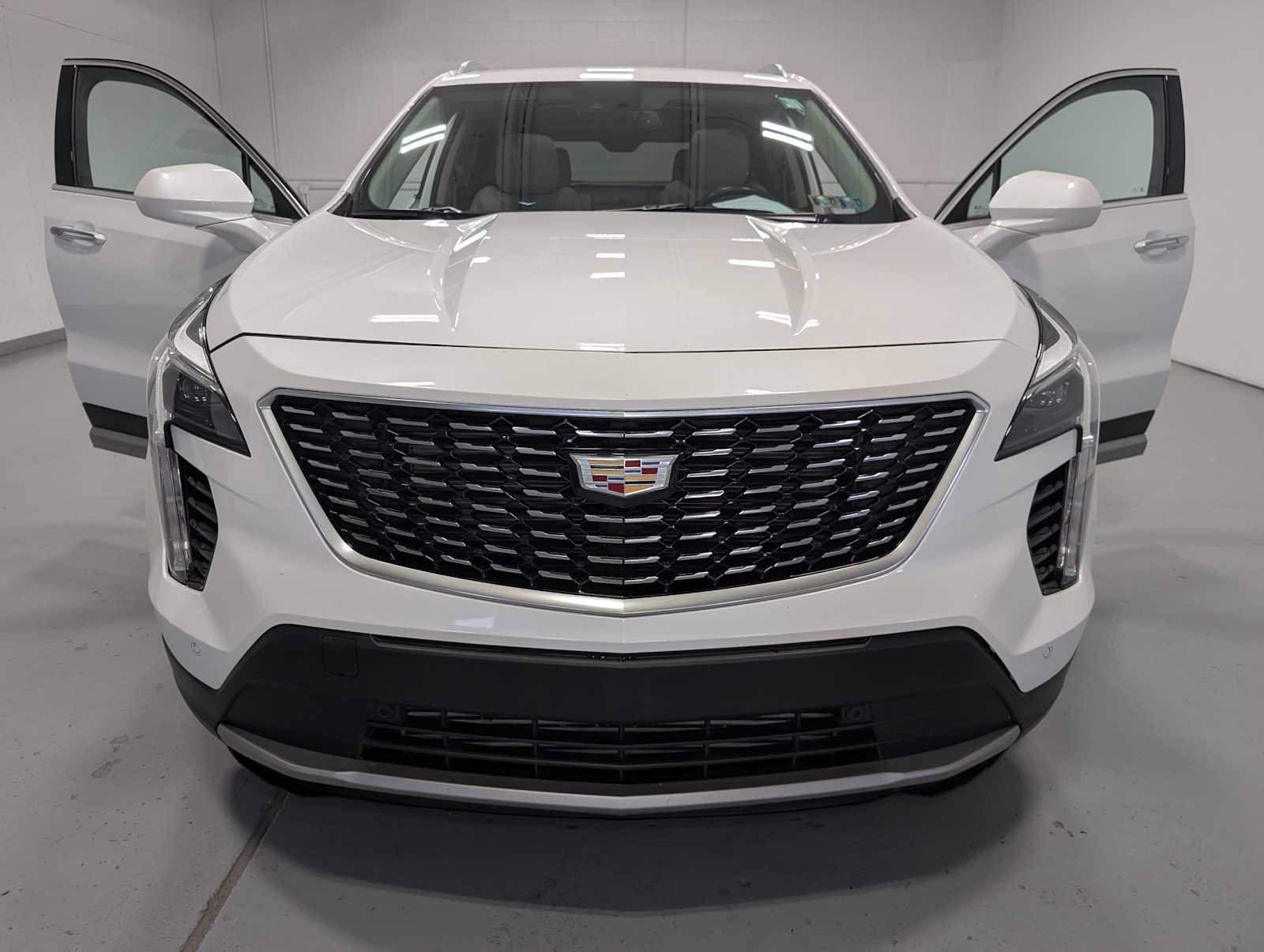 Used 2019 Cadillac XT4 Premium Luxury AWD/4WD image 15
