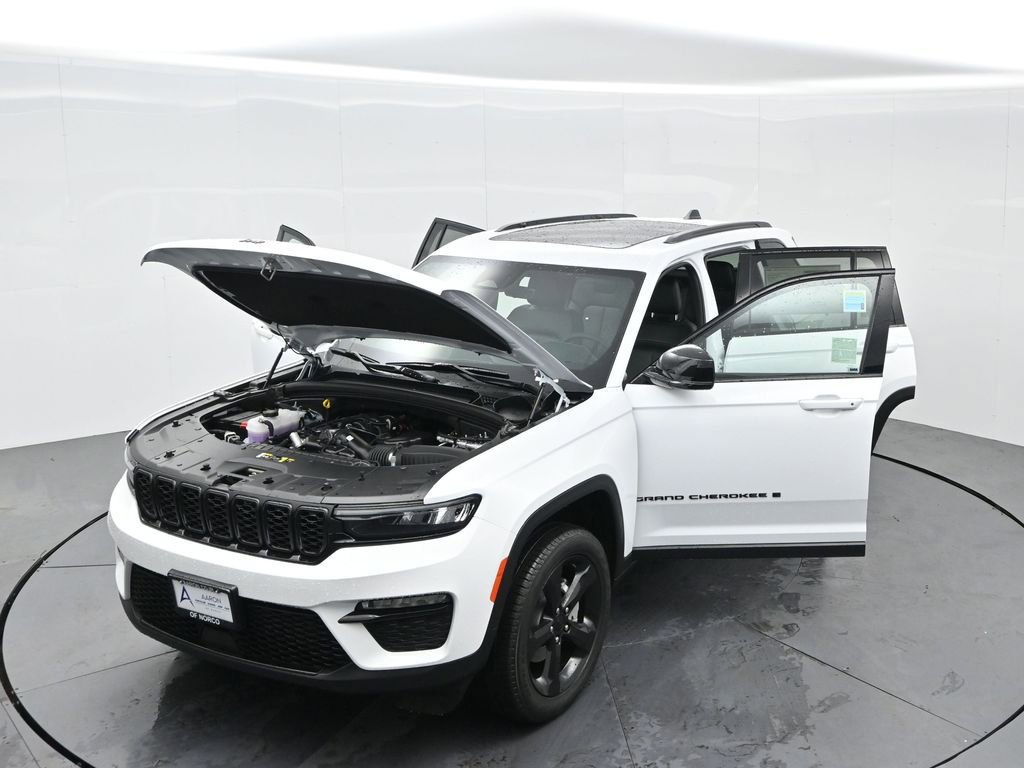 New 2025 Jeep Grand Cherokee Limited w/ Black Appearance Package image 38