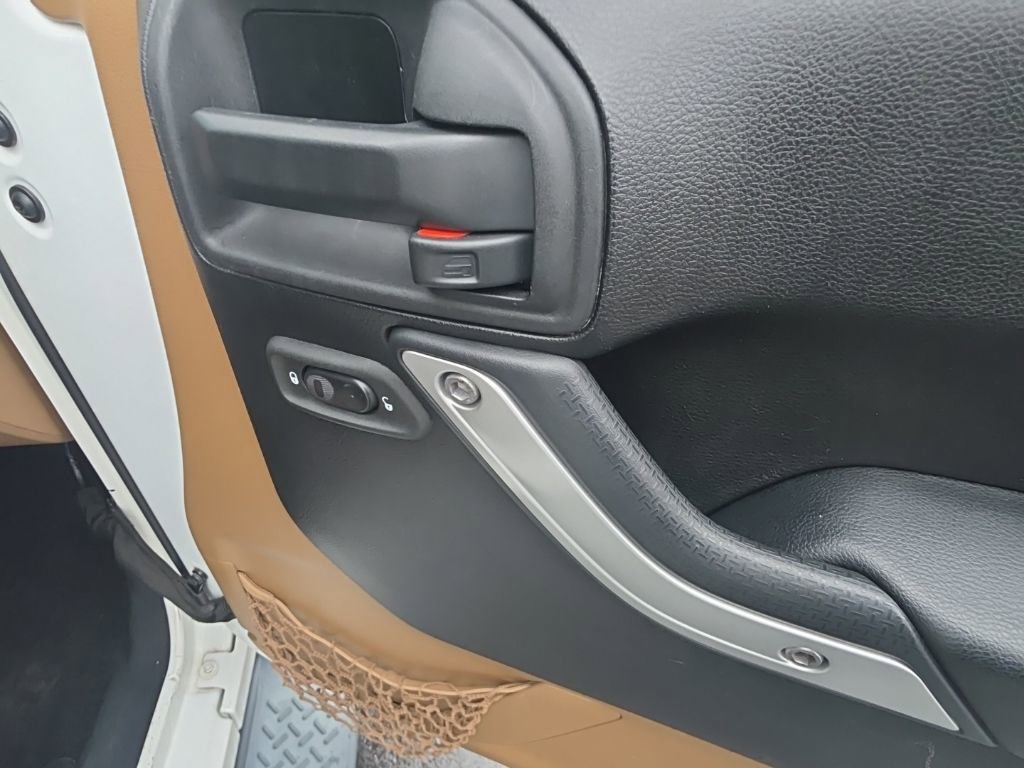 Used 2014 Jeep Wrangler Unlimited Sahara w/ Connectivity Group image 36