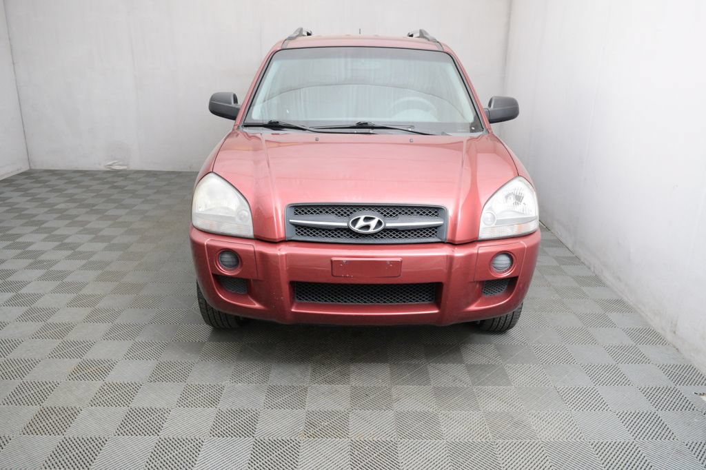 Used 2005 Hyundai Tucson GL FWD image 2