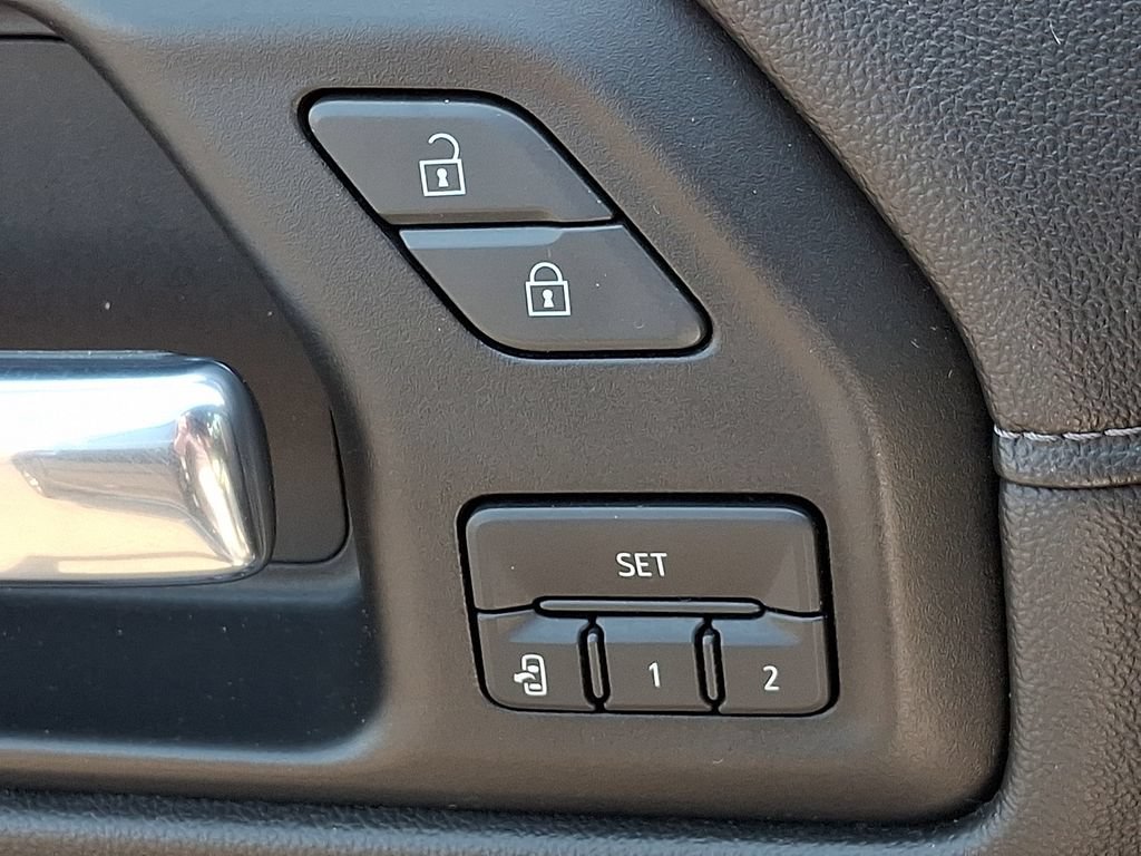 Used 2019 Chevrolet Silverado 1500 High Country w/ High Country Premium Package AWD/4WD image 30