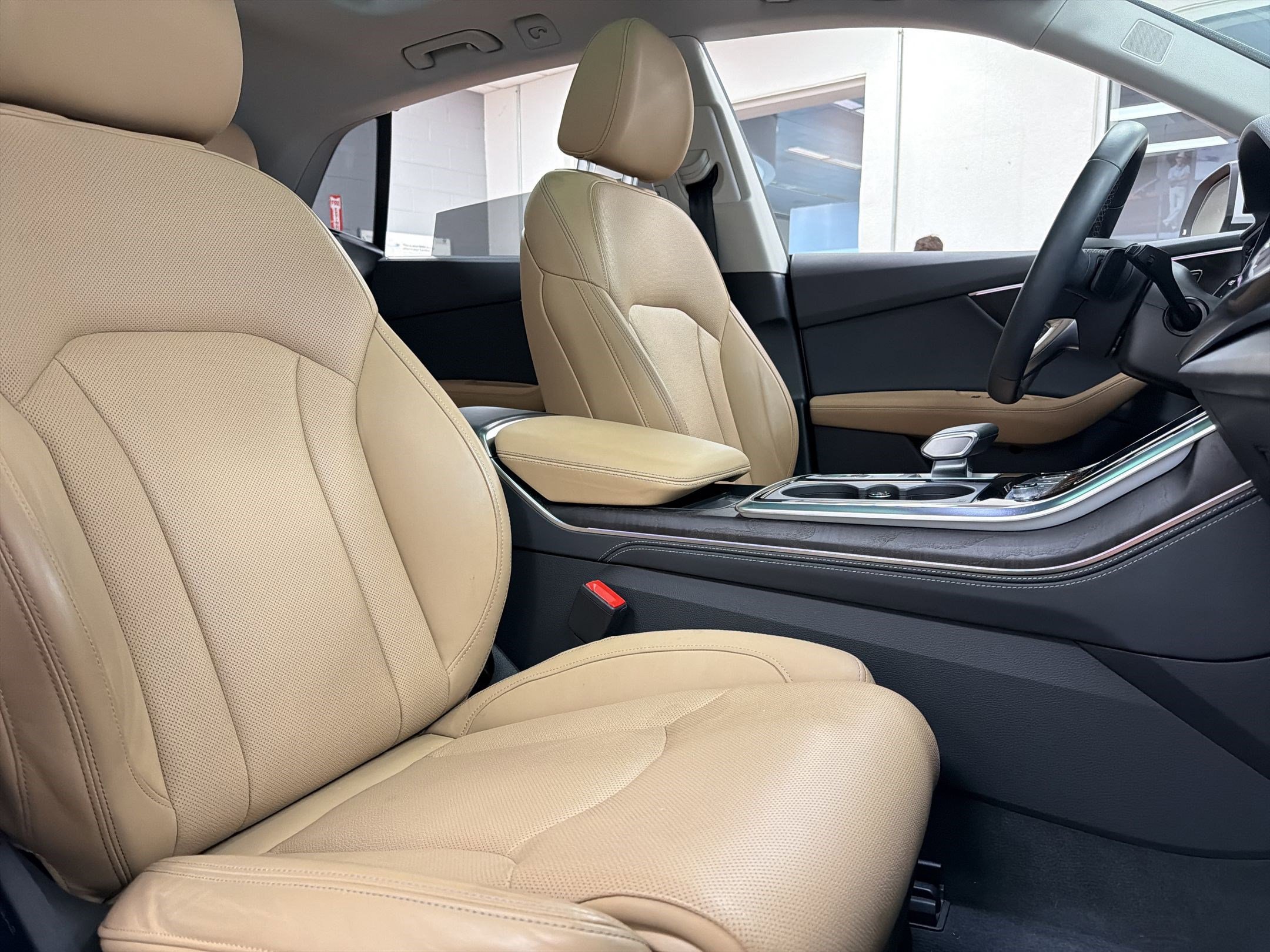 Used 2024 Audi Q8 Prestige image 31