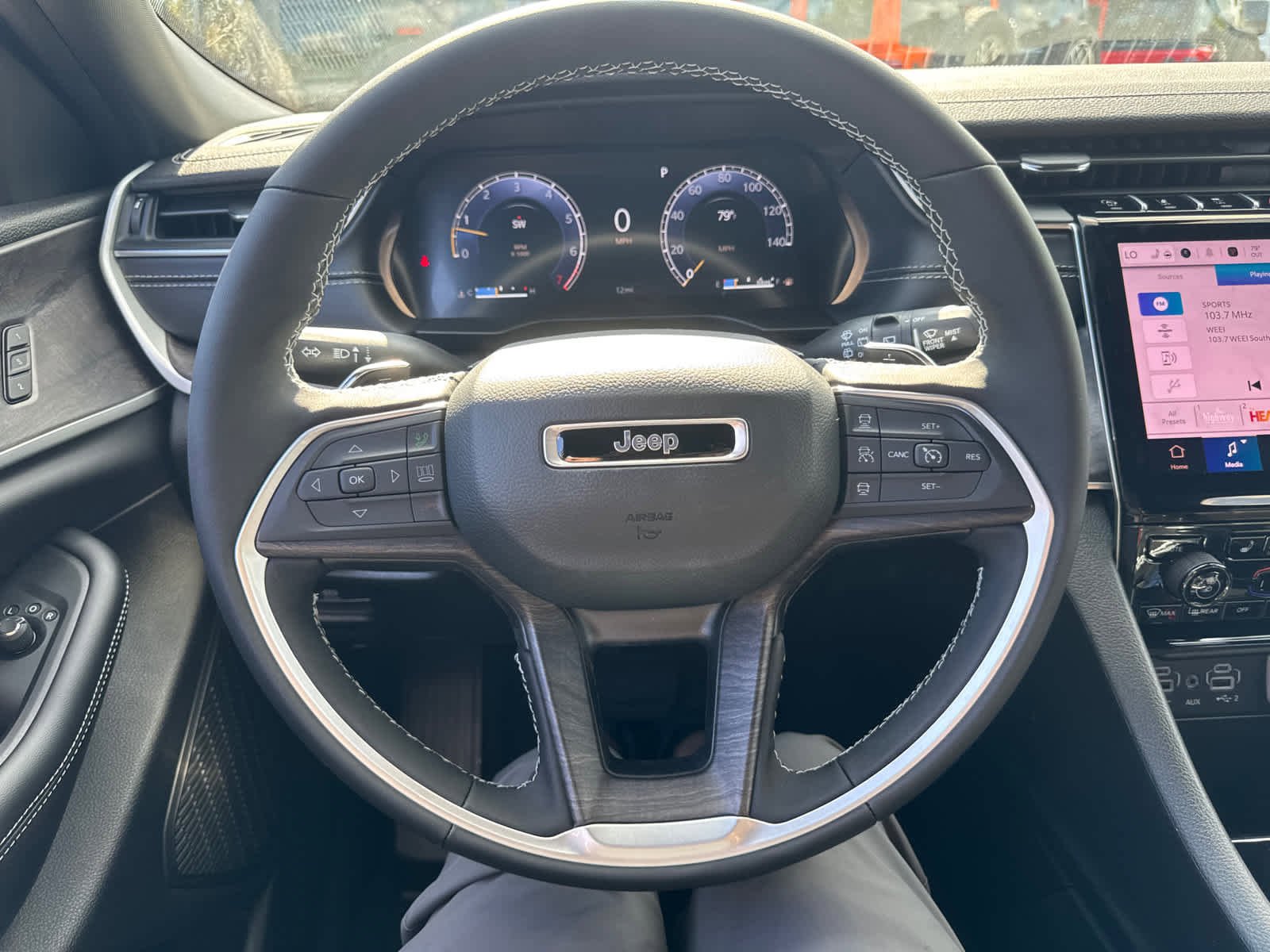 New 2025 Jeep Grand Cherokee Limited w/ Black Appearance Package image 16