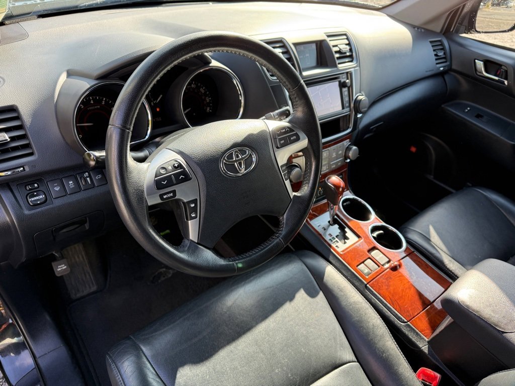 Used 2013 Toyota Highlander Limited image 15