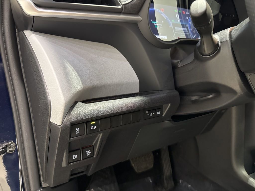 Used 2025 Toyota Sienna XSE image 20