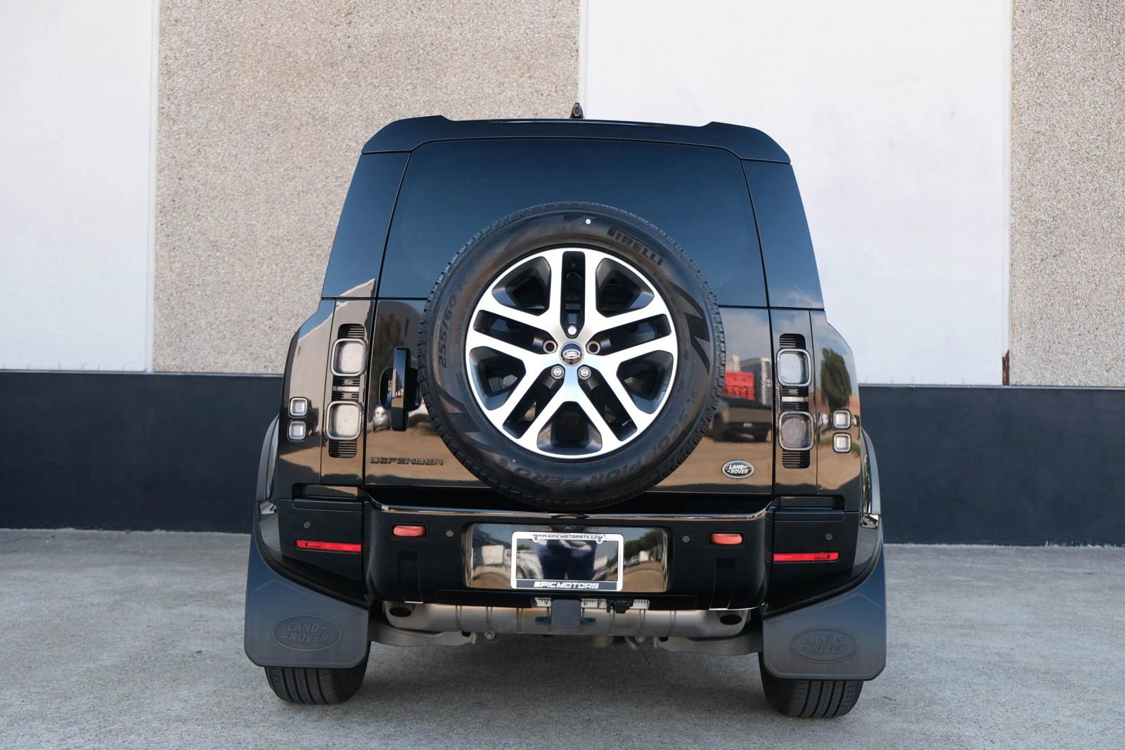 Used 2023 Land Rover Defender 110 X image 16