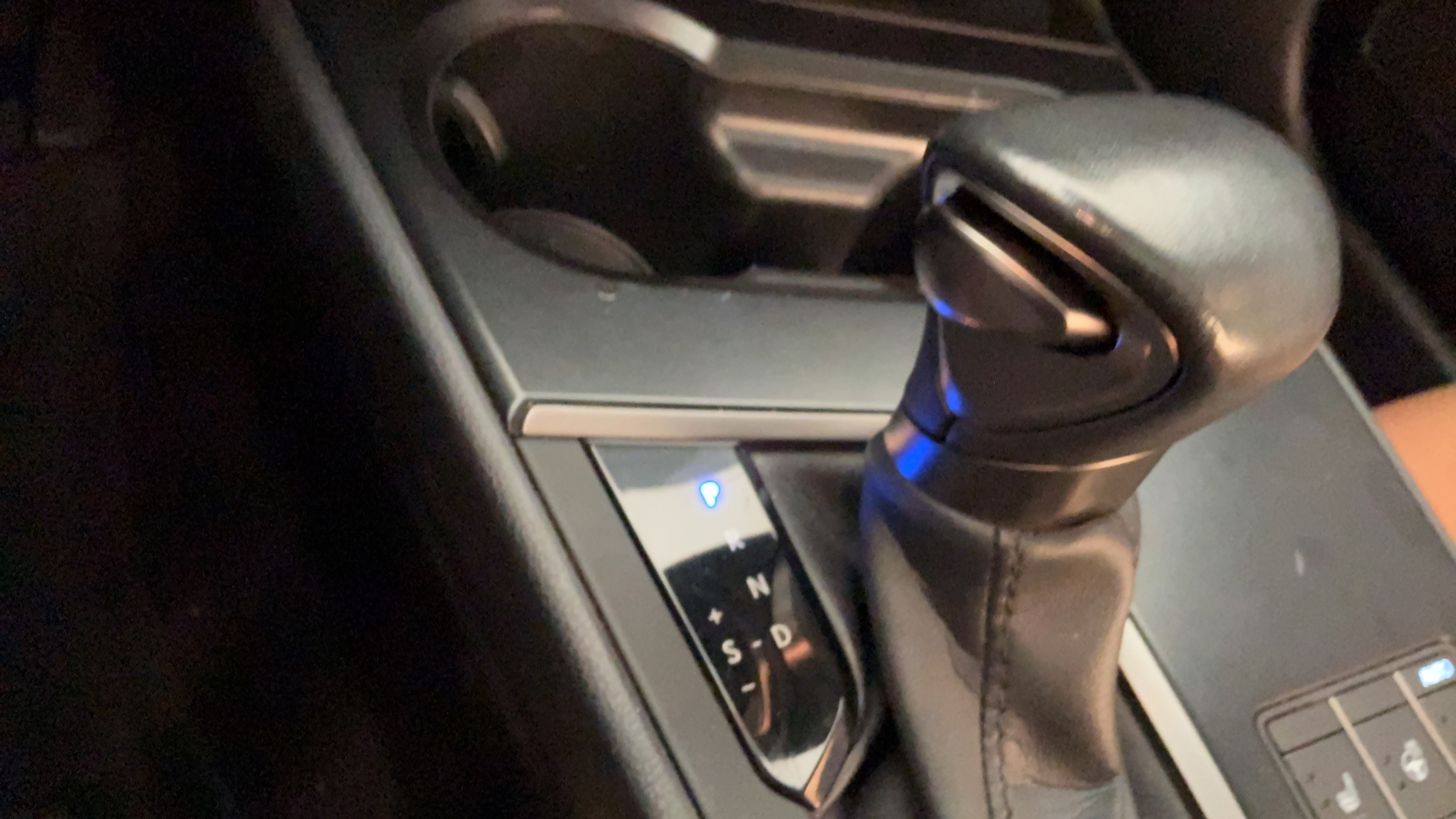 Used 2023 Lexus UX 250h AWD w/ Premium Package image 14