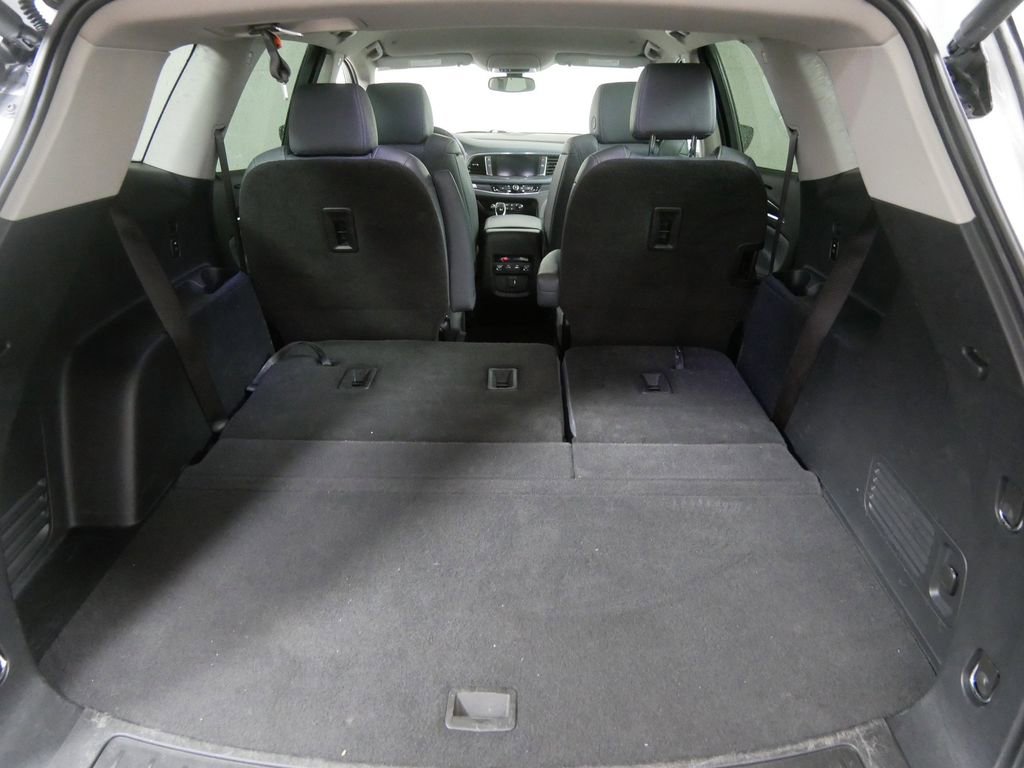 Used 2021 Buick Enclave Essence image 5