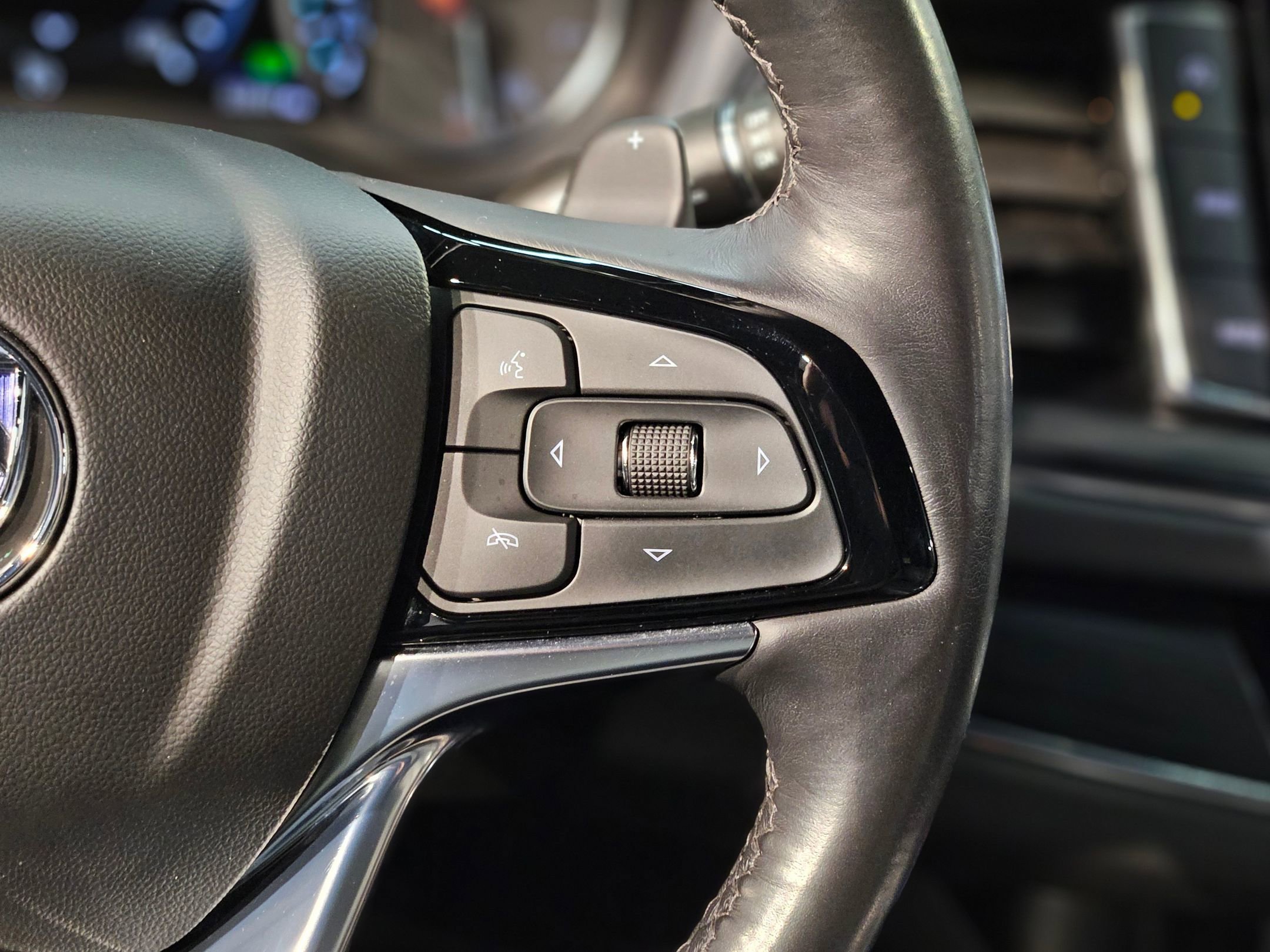 Used 2023 Buick Enclave Premium w/ Experience Buick Package image 30