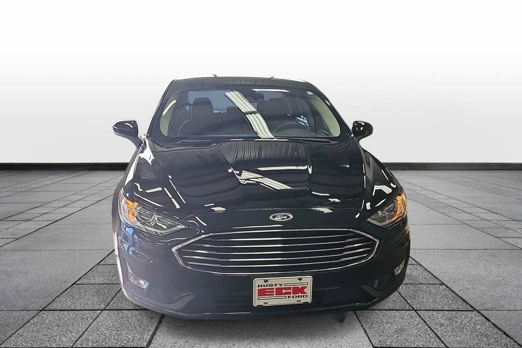 Used 2020 Ford Fusion SE FWD image 2