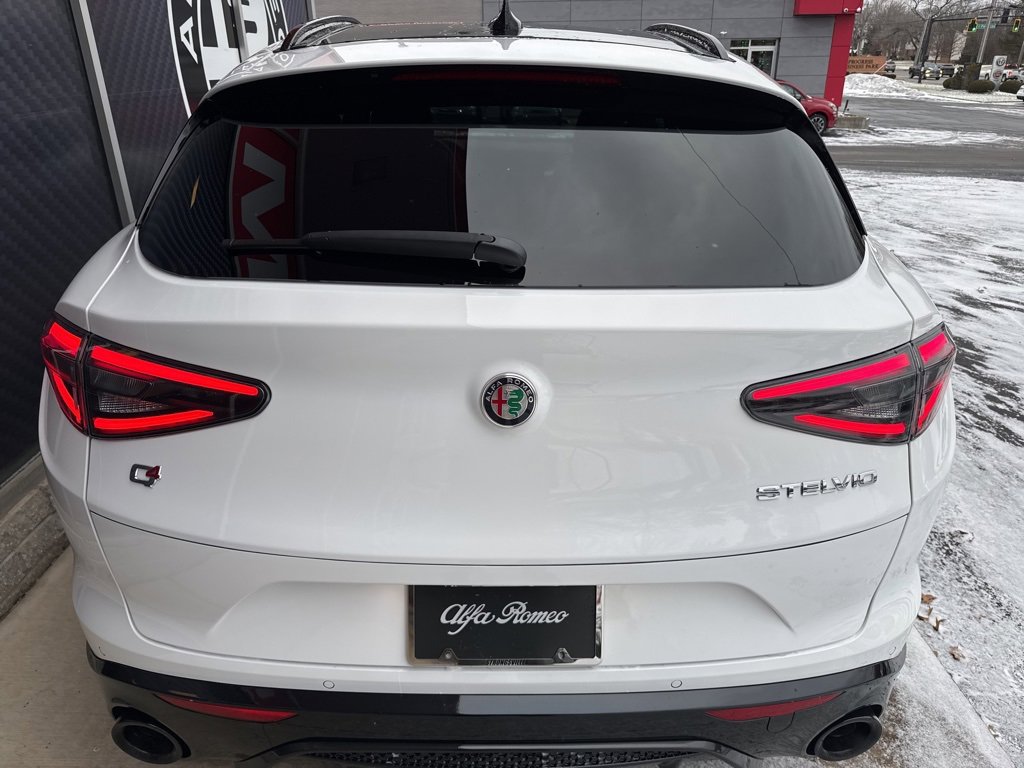 New 2025 Alfa Romeo Stelvio Sprint w/ Veloce Package image 7