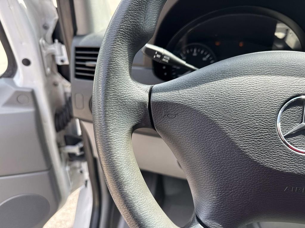 Used 2016 Mercedes-Benz Sprinter 2500 image 22