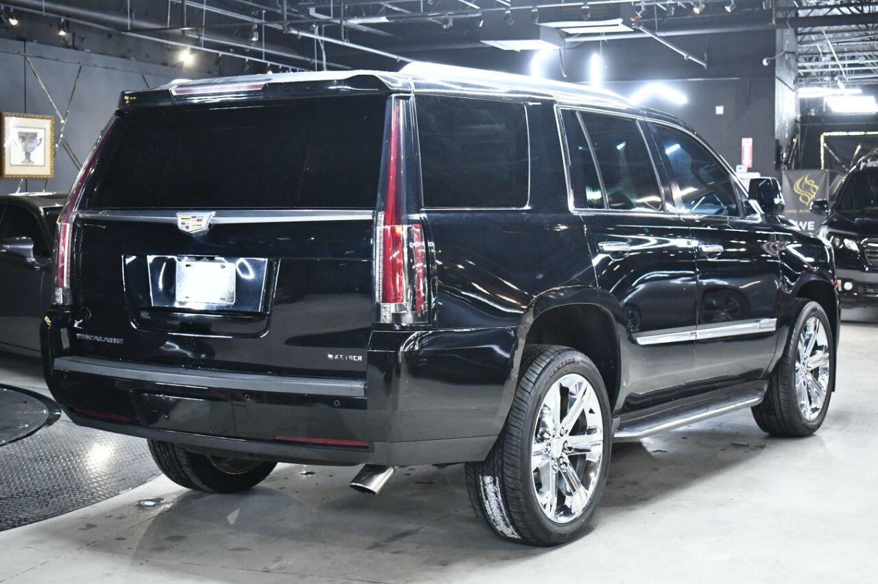 Used 2016 Cadillac Escalade Luxury image 12