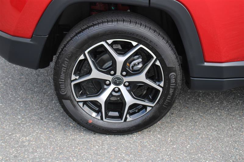 Used 2026 Jeep Compass Limited AWD/4WD image 9