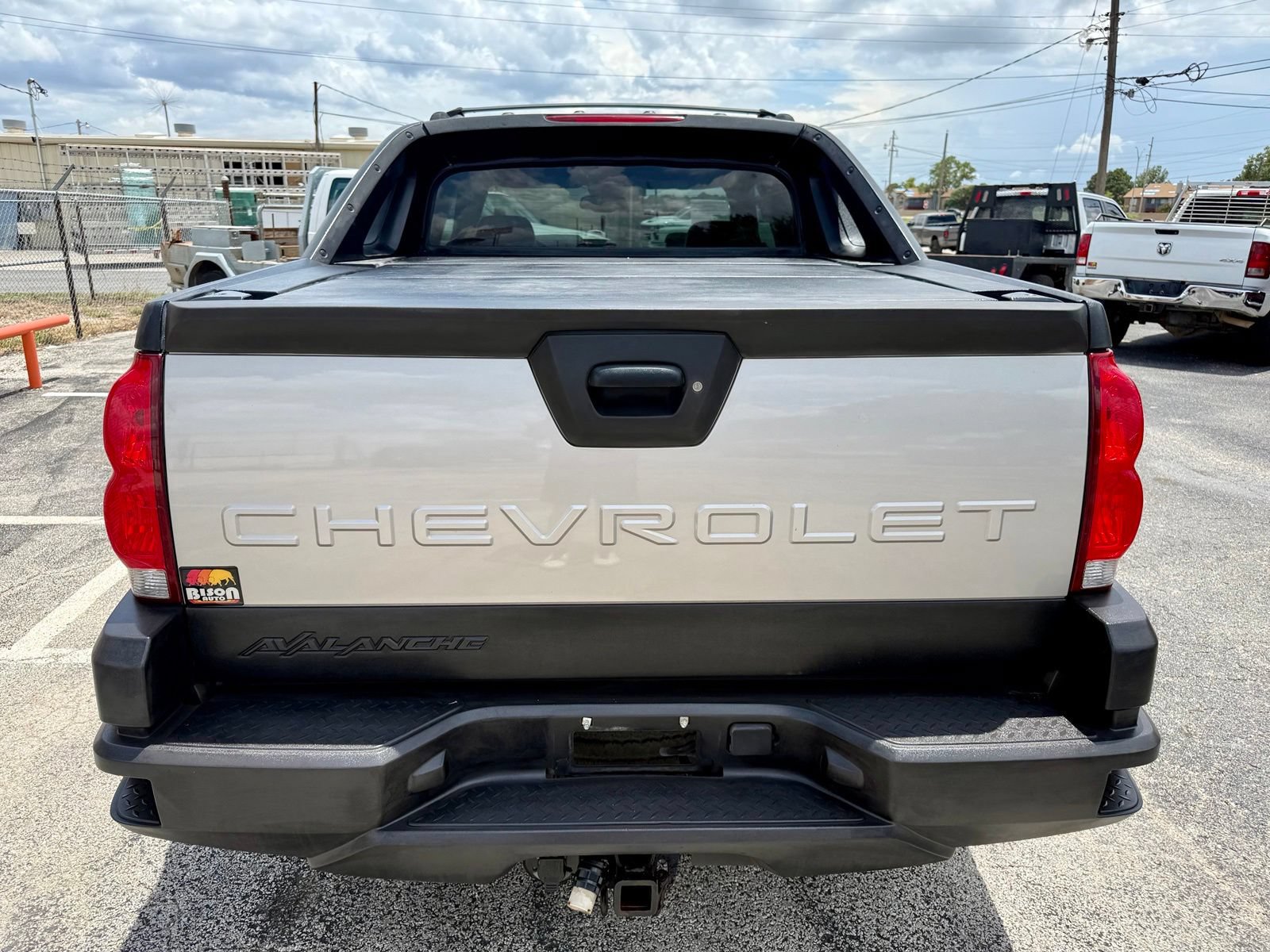 Used 2004 Chevrolet Avalanche 2500 w/ Preferred Equipment Group AWD/4WD image 4
