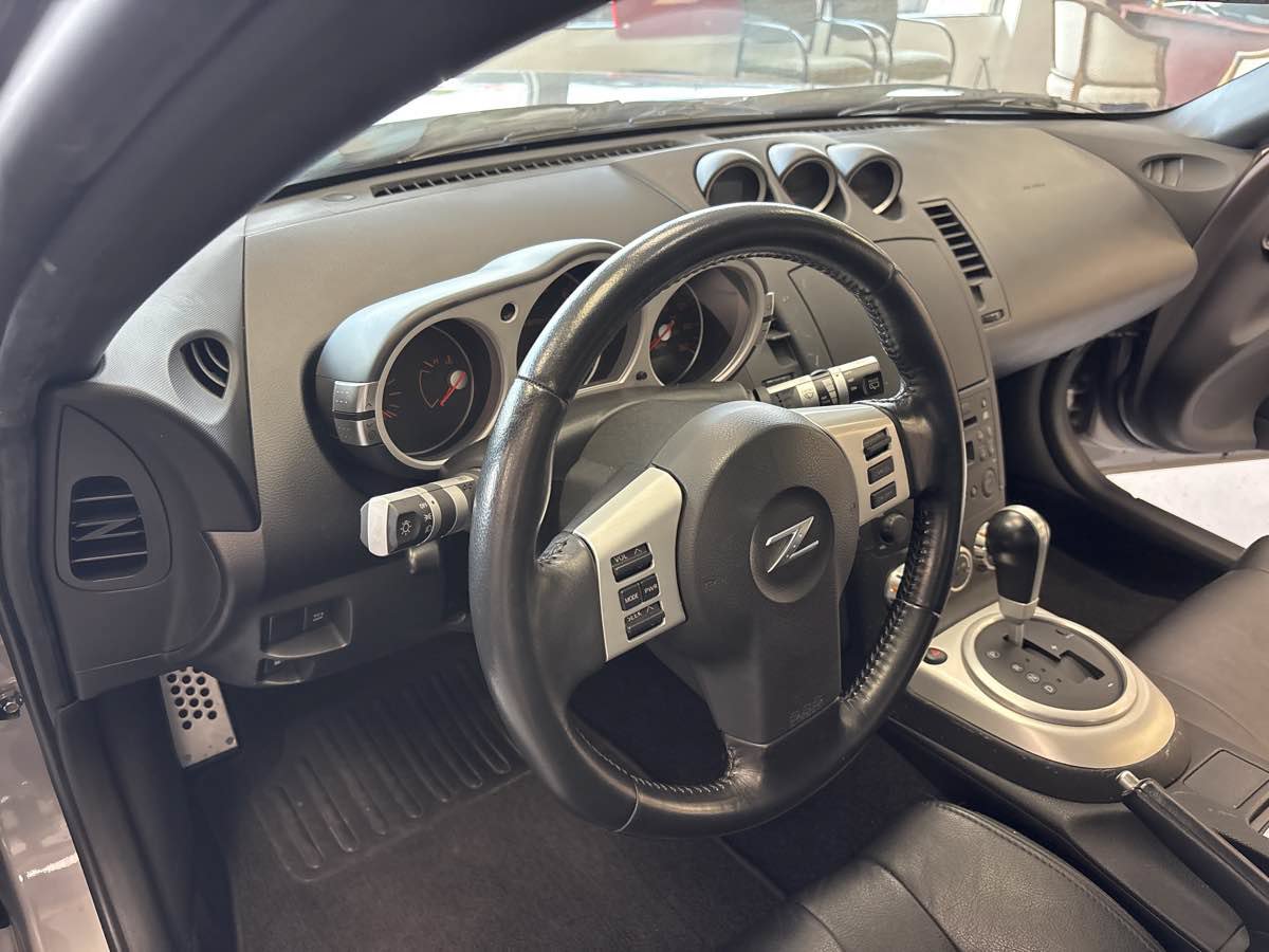 Used 2008 Nissan 350Z Enthusiast w/ Cargo Convenience Pkg RWD image 12