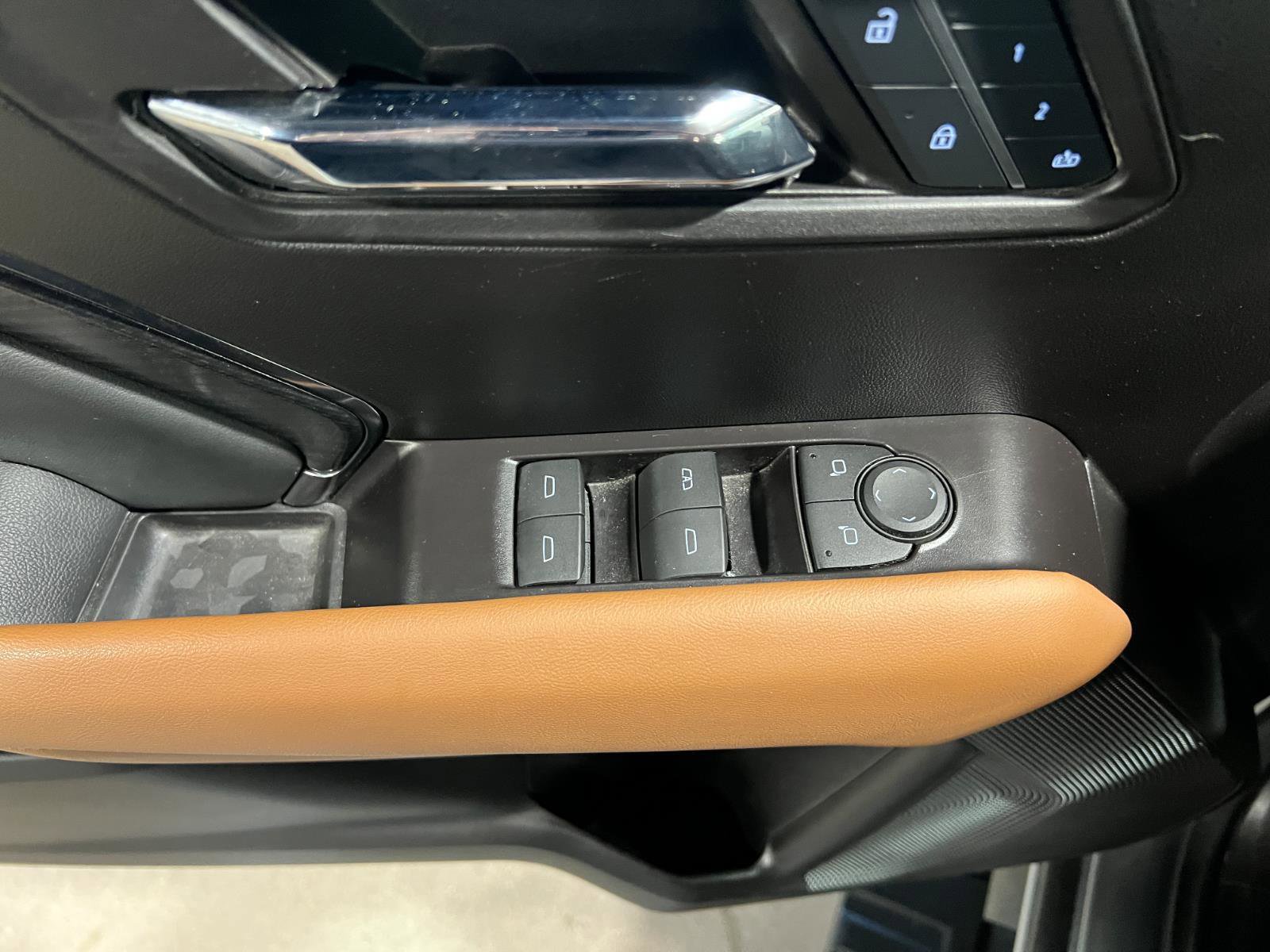 Used 2024 GMC Canyon AT4 w/ AT4 Premium Package image 26