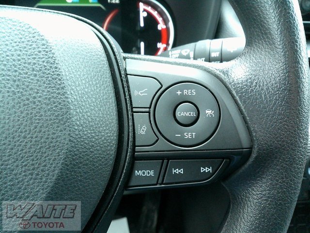 Used 2025 Toyota RAV4 XLE image 12