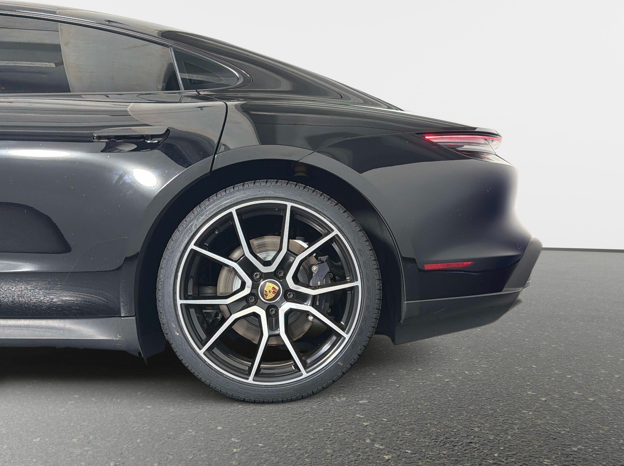 Used 2024 Porsche Taycan w/ Premium Package RWD image 9