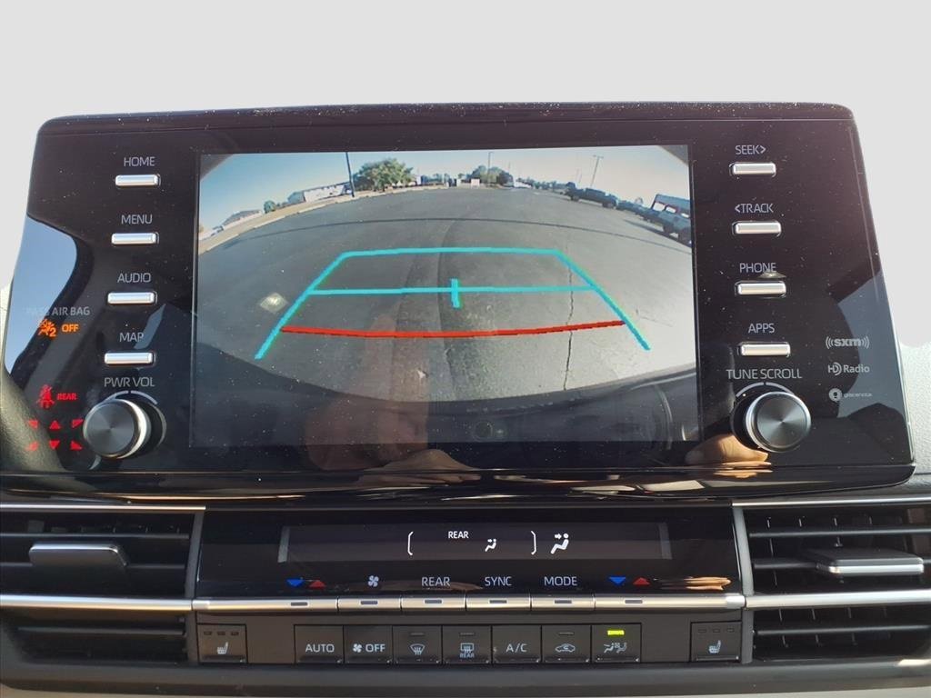 Used 2024 Toyota Sienna XLE image 18
