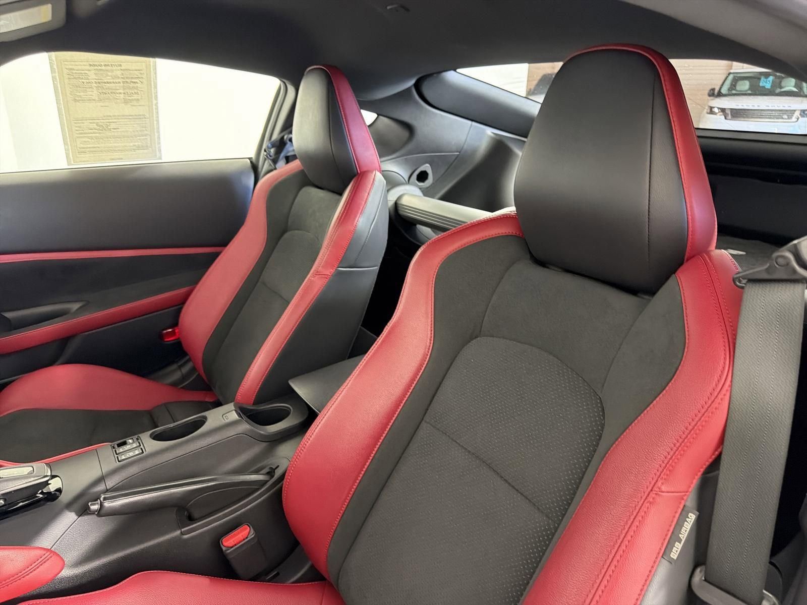 Used 2024 Nissan Z Performance w/ Floor Mat Package image 24