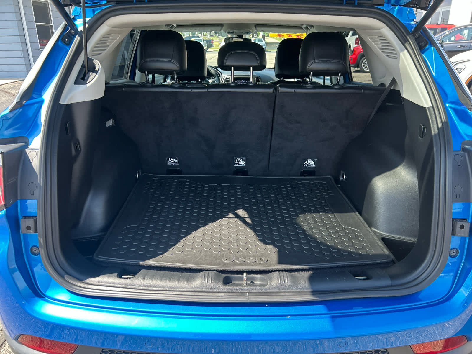 Used 2018 Jeep Compass Latitude w/ Popular Equipment Group AWD/4WD image 23