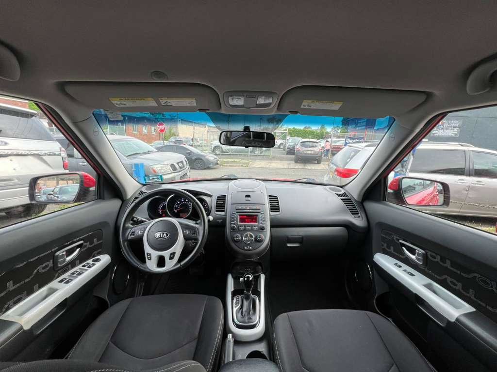 Used 2012 Kia Soul + FWD image 25