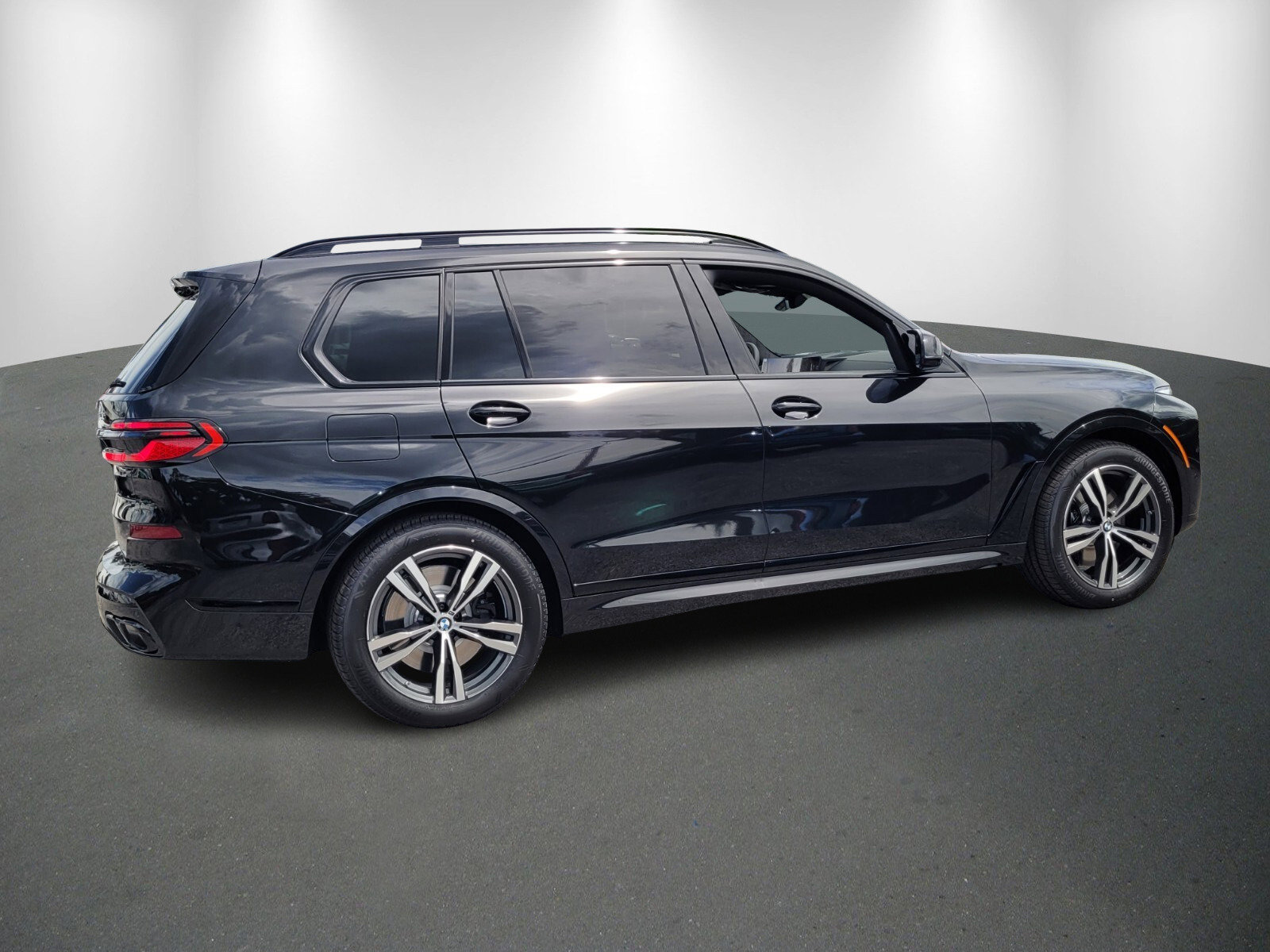 New 2026 BMW X7 M60i image 7