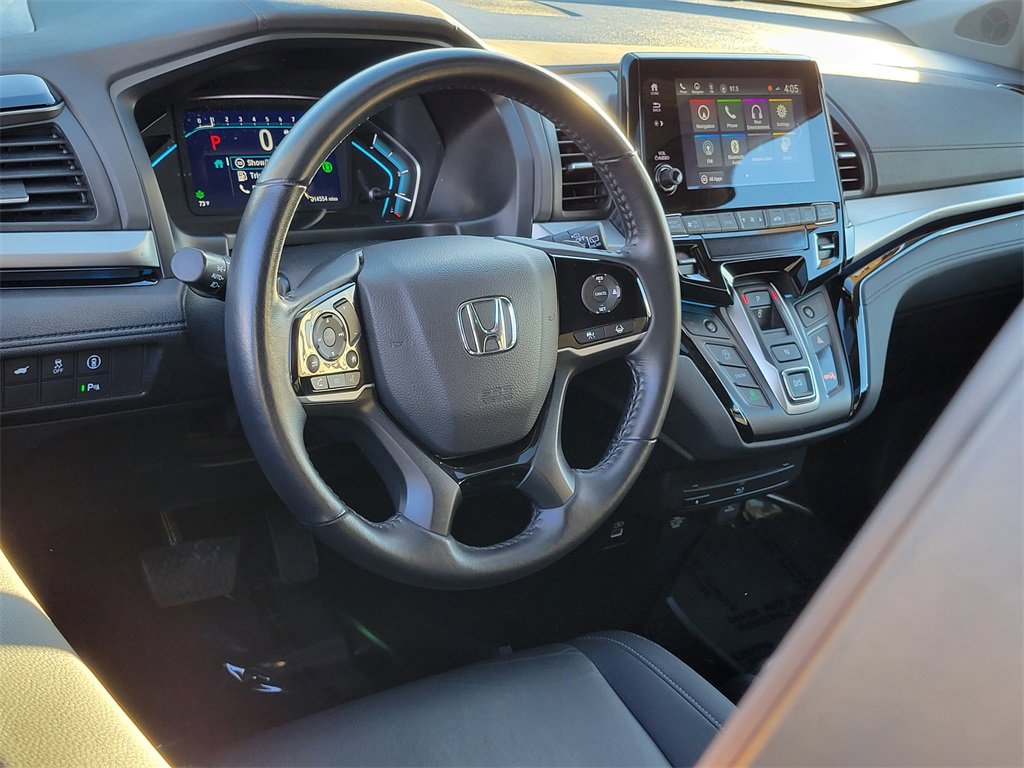 Used 2024 Honda Odyssey Touring image 3