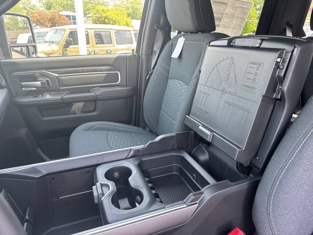 New 2026 RAM 3500 Big Horn AWD/4WD image 16