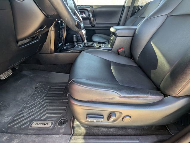 Used 2022 Toyota 4Runner TRD Off-Road Premium w/ Moonroof Package AWD/4WD image 18
