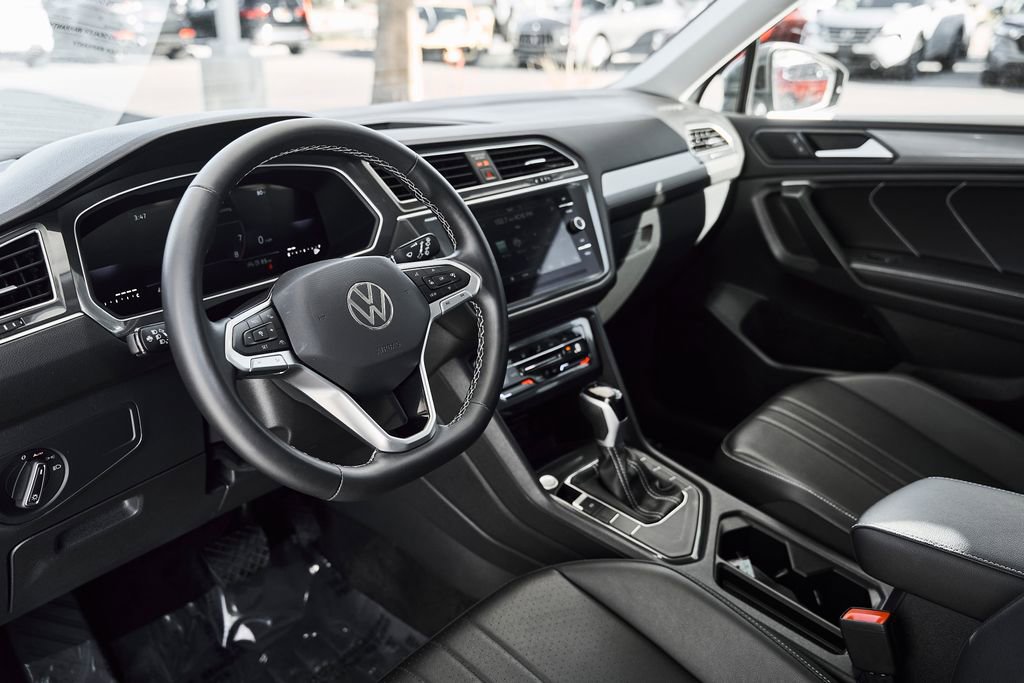 Used 2024 Volkswagen Tiguan Wolfsburg Edition FWD image 2