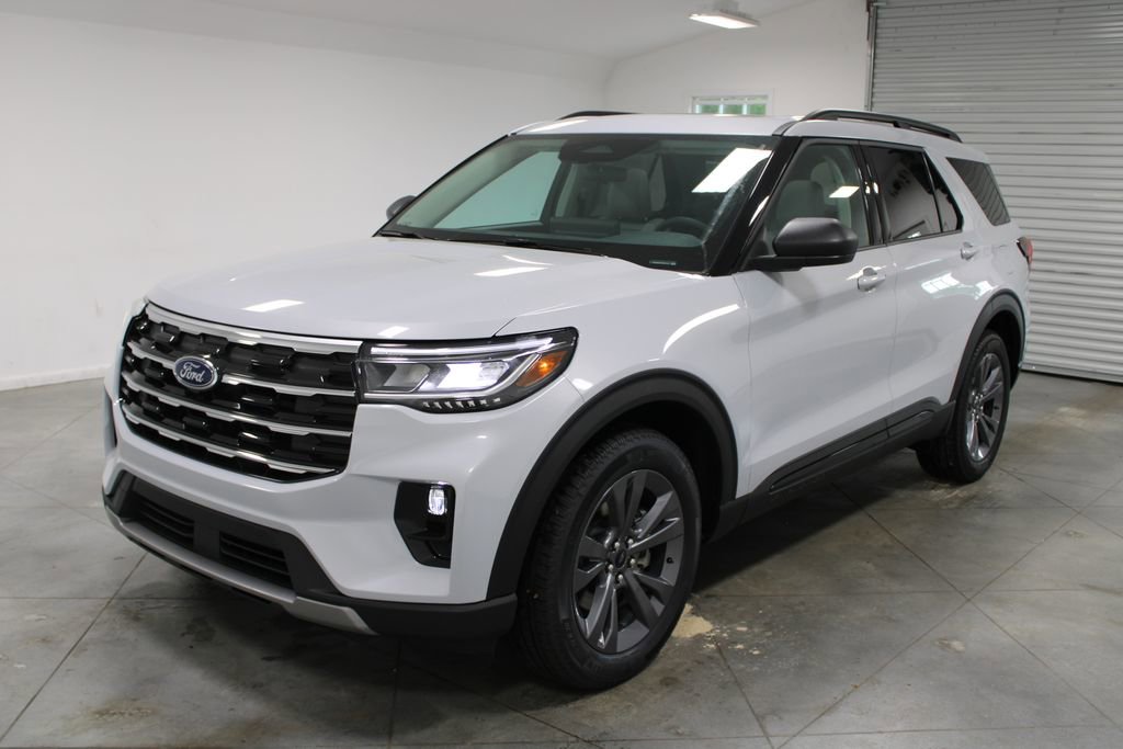 New 2026 Ford Explorer Active w/ Active Comfort Package AWD/4WD image 3