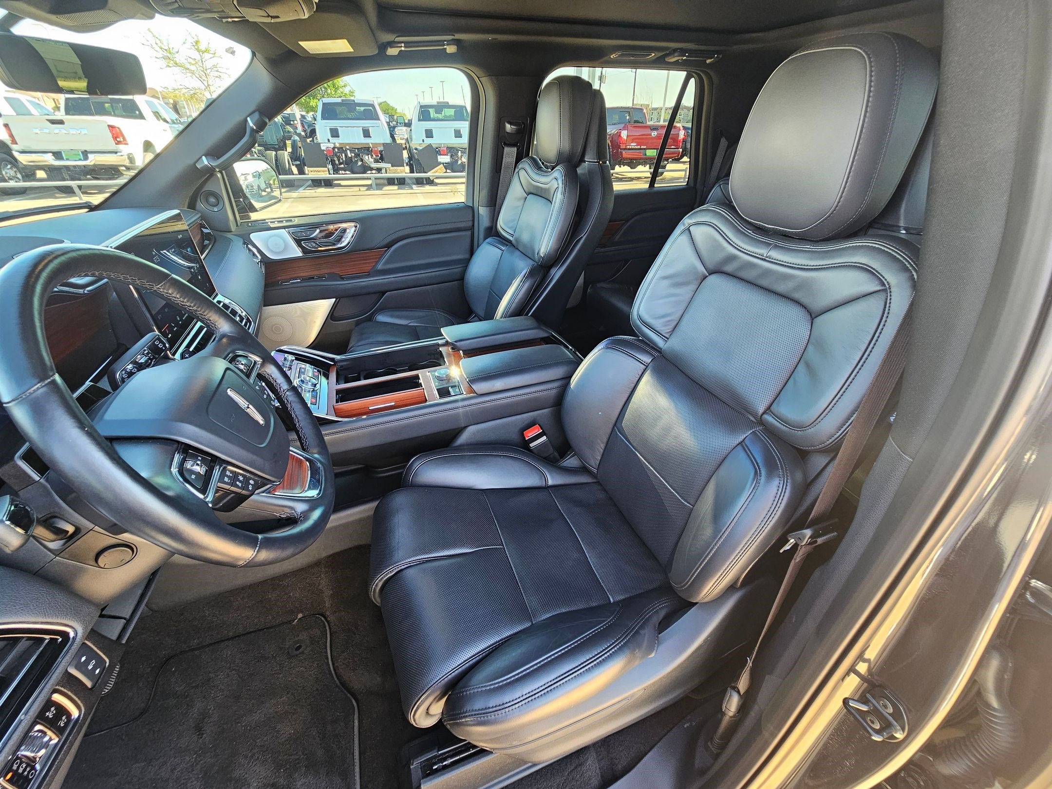 Used 2024 Lincoln Navigator L Reserve image 15