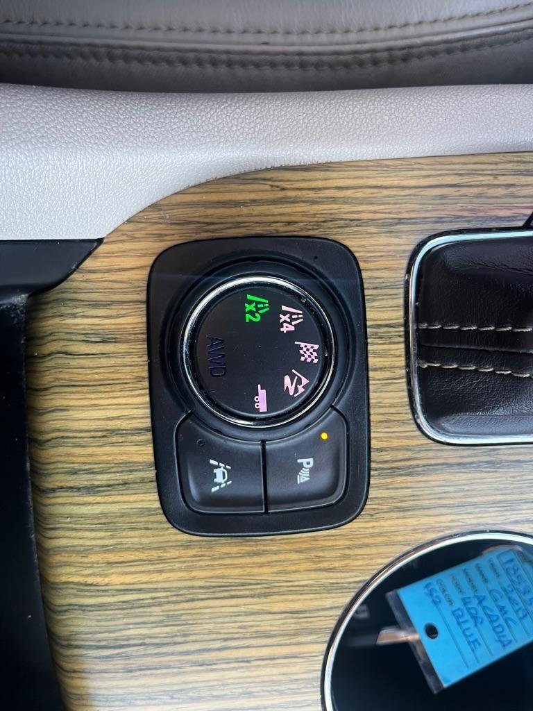 Used 2019 GMC Acadia Denali AWD/4WD image 17
