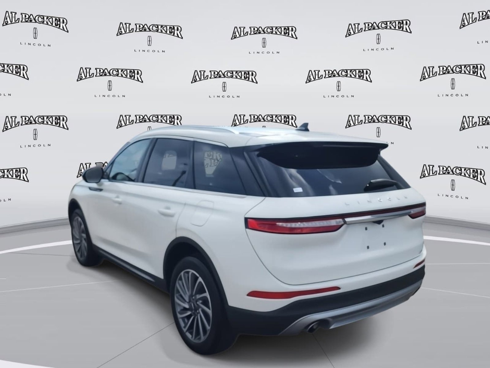 Used 2023 Lincoln Corsair Reserve image 3